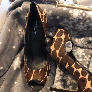 NIB Nine West LIATRIS Pony Peep Toe Heels